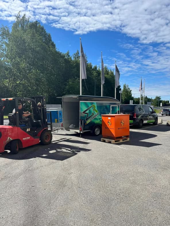 e2cb33_6eecce741a8b420da50976ecd763520c~mv2