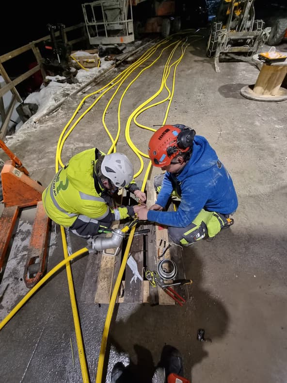 e2cb33_91536caf3b4f4dcc9d7a791e9e29d49e~mv2