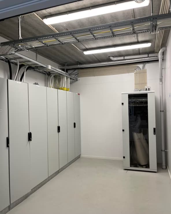 e2cb33_973b940b2e7f4328b0003cde6a0658f3~mv2