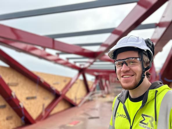 e2cb33_a08656c0a7fb4e93ad2bbd02772ffedd~mv2