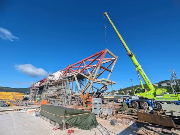 e2cb33_aa2e72c400484f159c72bcc9a30540e3~mv2