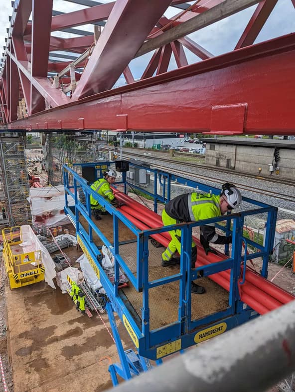 e2cb33_b2cf7bb664144578a2c789b15819a60e~mv2