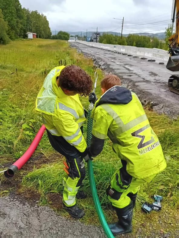 e2cb33_b33c842d879e411aa4dacac9d75ed847~mv2