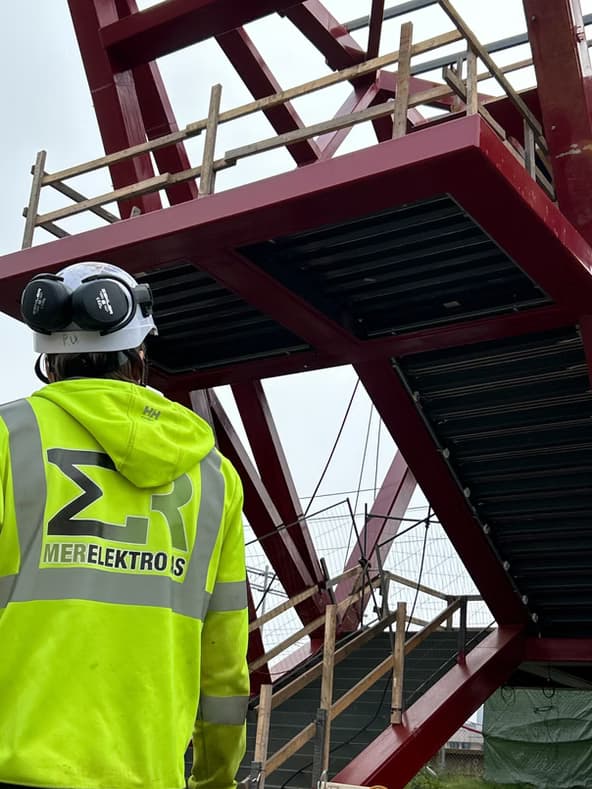 e2cb33_b5037614422840629403e21d55dbd7e3~mv2