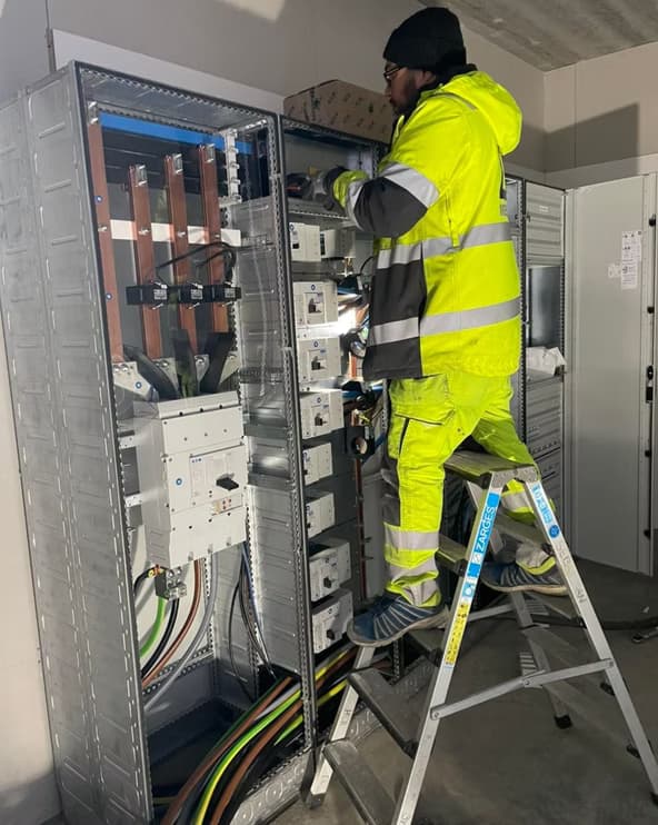 e2cb33_b88adebfc0a2473fa3f3a146b6cbdcd7~mv2