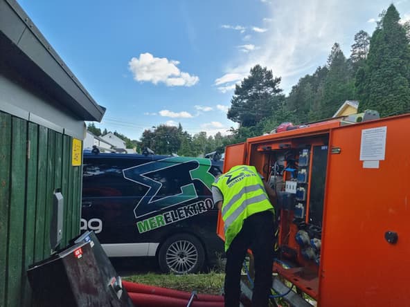 e2cb33_c5c90c1410ce4f6cbbee065a481a133b~mv2