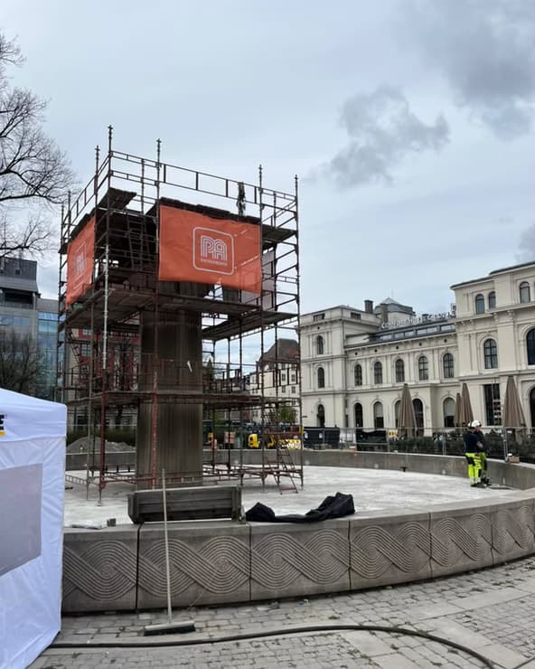 e2cb33_f4576833d80343b3a0b345e6d47210e1~mv2